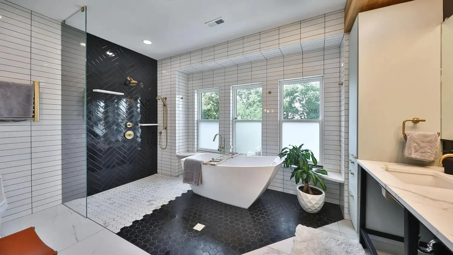 Vibrant Rittenhouse Square Park in Philadelphia Surrounded by Skyscrapers and Lush Greenery